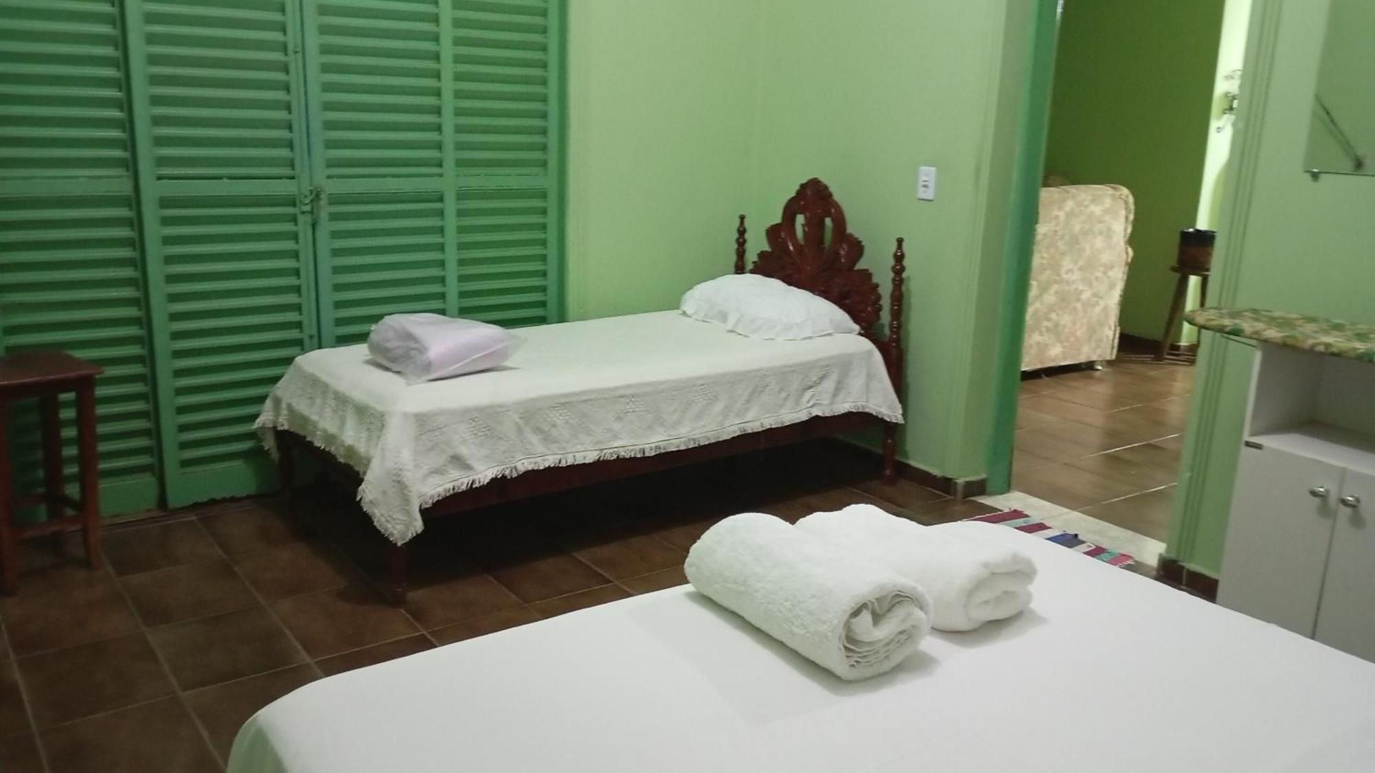 Hospedagem Casa Da Waldir, Quarto Suite 01 Goiás Eksteriør billede